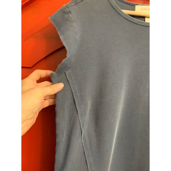 Cloth & Stone Size Small Anthropologie Raw Edge Denim Blue Cap Sleeve Shirt EUC - Picture 3 of 4